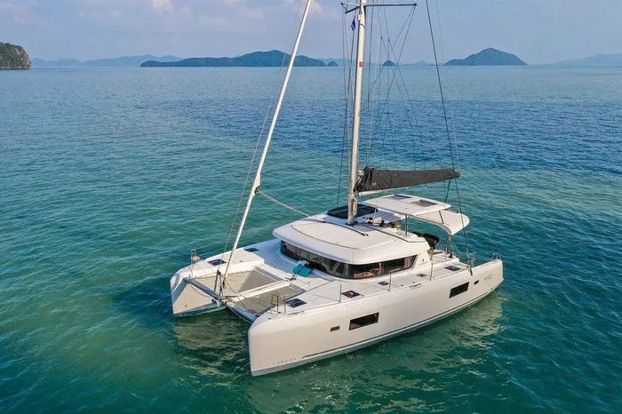 2025 Lagoon 42 Millenium Photo 3 of 13