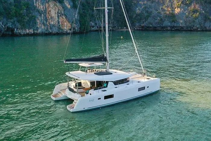 2025 Lagoon 42 Millenium Photo 1 of 13