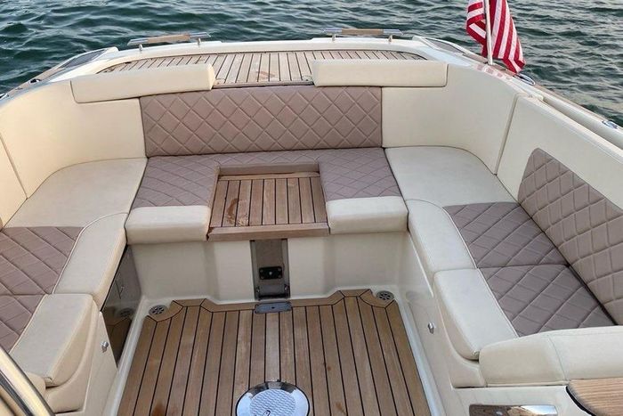 2019 Chris-Craft Corsair 30 Photo 9 of 14