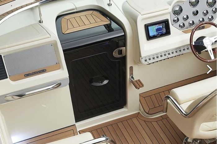 2019 Chris-Craft Corsair 30 Photo 11 of 14