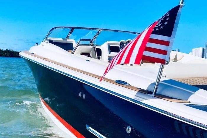 2019 Chris-Craft Corsair 30 Photo 2 of 14