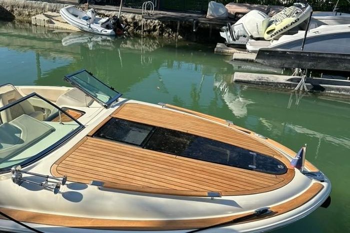 2019 Chris-Craft Corsair 30 Photo 4 of 14