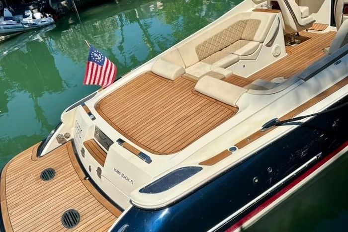 2019 Chris-Craft Corsair 30 Photo 5 of 14