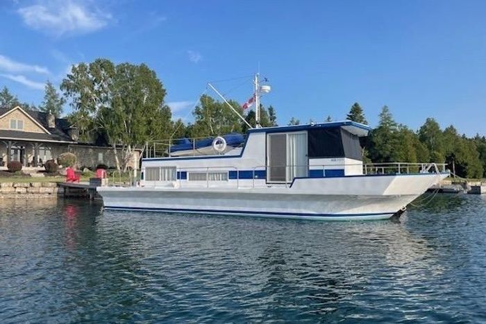 1981 Holiday Mansion 450 Coastal Commander Photo 1 of 18