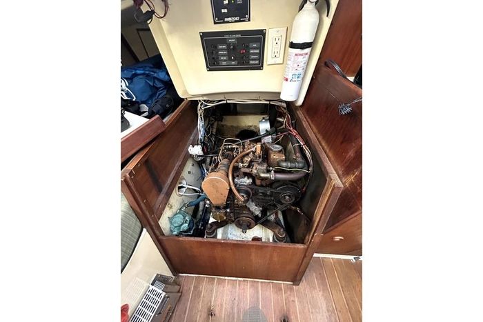 1983 Pearson 34 Photo 16 of 16