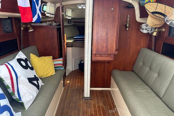 1983 Pearson 34 Photo 13 of 16