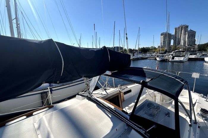 1983 Pearson 34 Photo 9 of 16