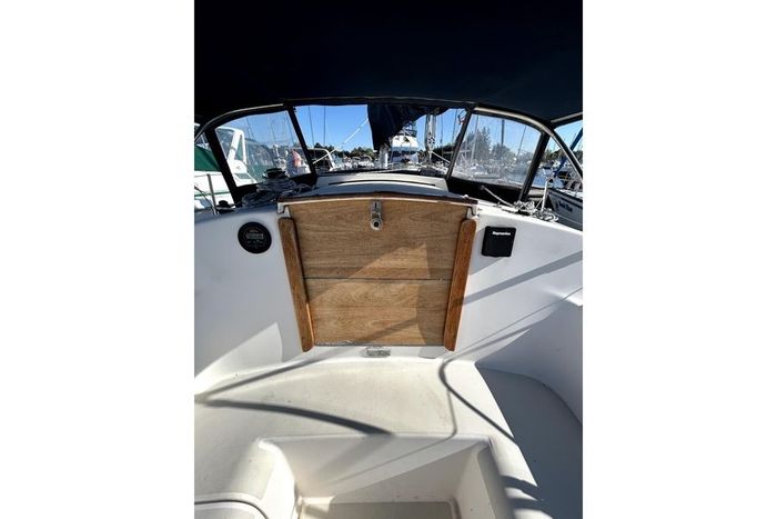 1983 Pearson 34 Photo 15 of 16