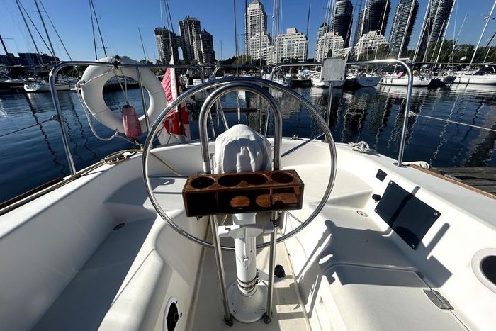 1983 Pearson 34 Photo 5 of 16