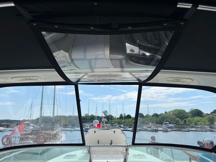 2006 Rinker Express Cruiser 360 Photo 12 of 26
