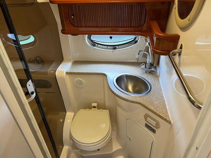 2006 Rinker Express Cruiser 360 Photo 21 of 26