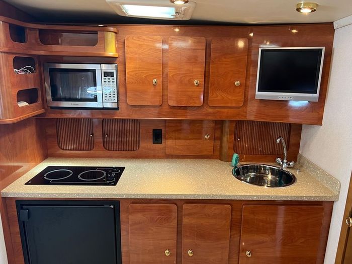 2006 Rinker Express Cruiser 360 Photo 16 of 26