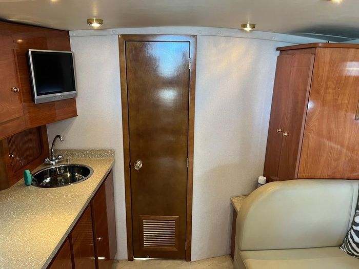 2006 Rinker Express Cruiser 360 Photo 24 of 26