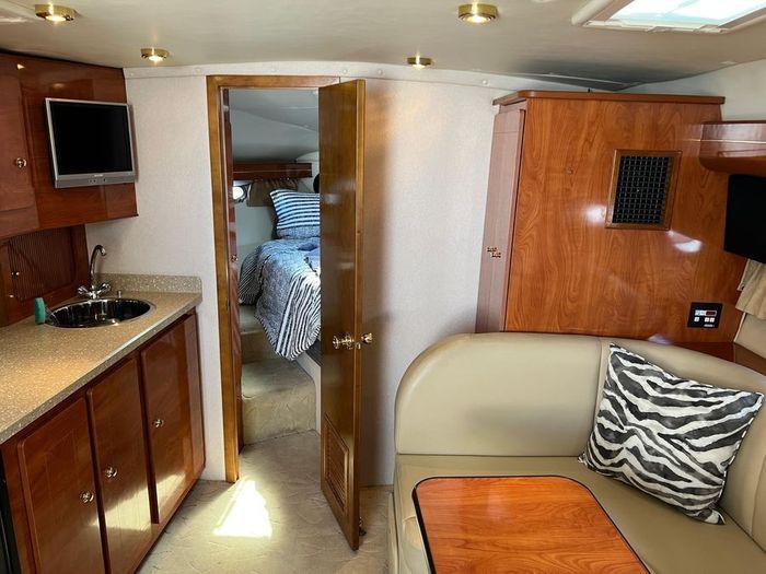 2006 Rinker Express Cruiser 360 Photo 25 of 26