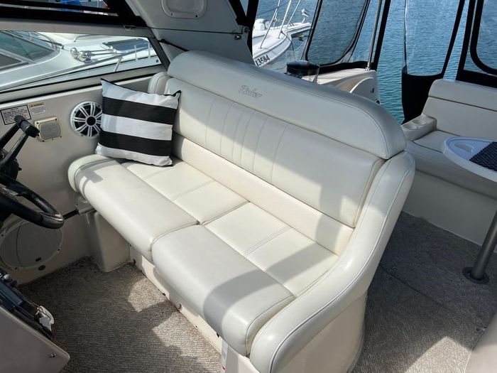 2006 Rinker Express Cruiser 360 Photo 10 of 26