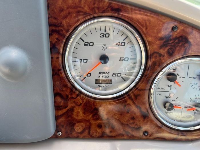 2006 Rinker Express Cruiser 360 Photo 8 of 26