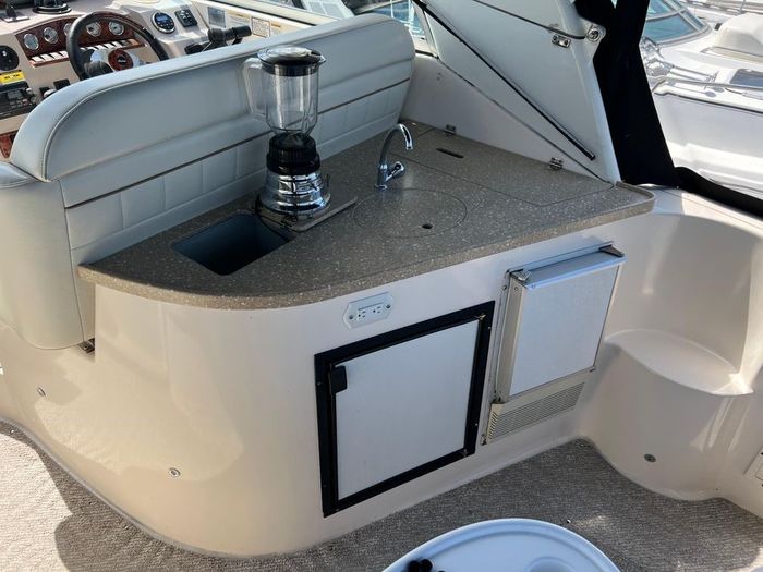 2006 Rinker Express Cruiser 360 Photo 13 of 26