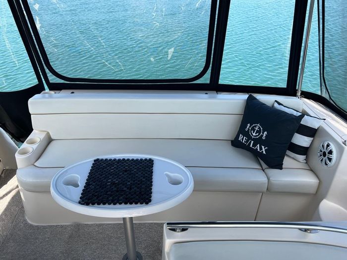 2006 Rinker Express Cruiser 360 Photo 15 of 26