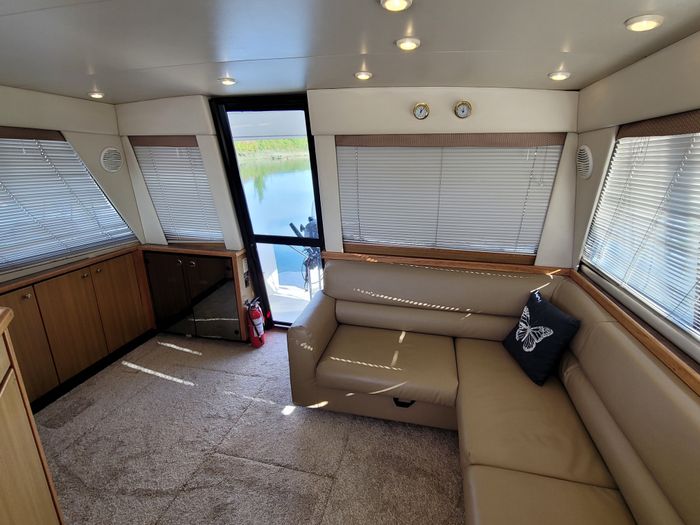 2001 Bayliner 3988 Photo 12 of 24