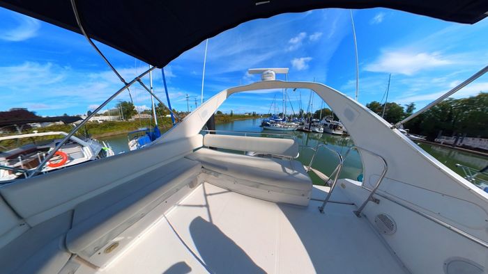 2001 Bayliner 3988 Photo 7 of 24