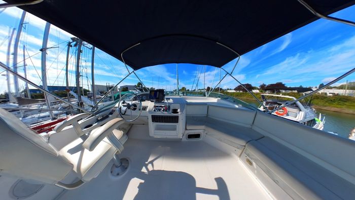 2001 Bayliner 3988 Photo 5 of 24