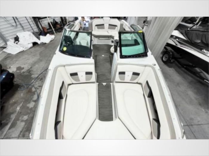 2018 Four Winns 240HD Photo 16 sur 18