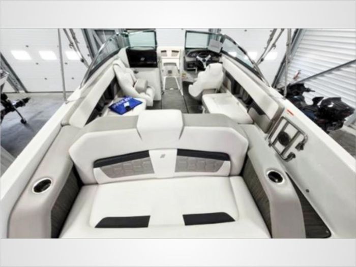 2018 Four Winns 240HD Photo 17 sur 18