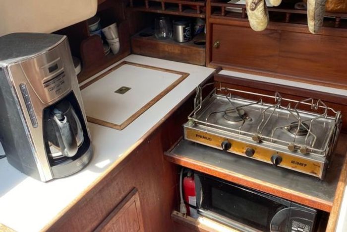 1985 Aloha Yachts 34 Photo 13 of 14