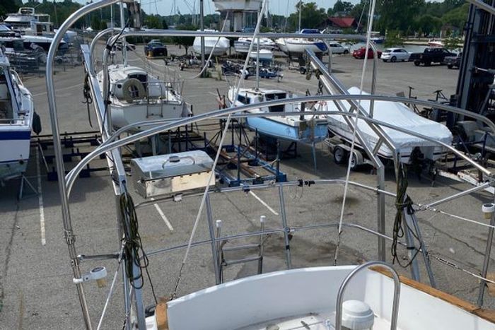 1985 Aloha Yachts 34 Photo 6 of 14