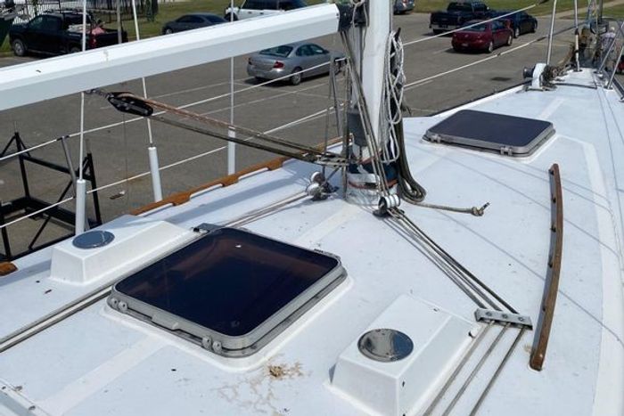 1985 Aloha Yachts 34 Photo 9 of 14