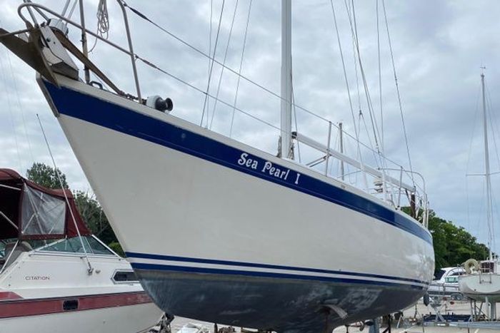 1985 Aloha Yachts 34 Photo 2 of 14