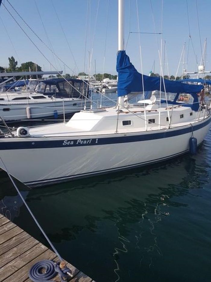 1985 Aloha Yachts 34 Photo 1 of 14