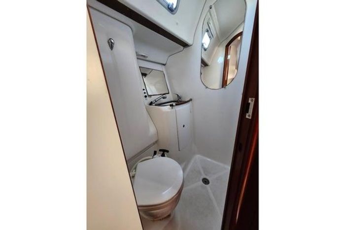 2006 Beneteau 473 Photo 21 of 22