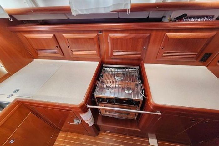 2006 Beneteau 473 Photo 12 of 22