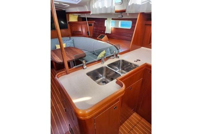 2006 Beneteau 473 Photo 13 of 22