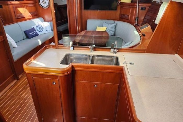 2006 Beneteau 473 Photo 14 of 22