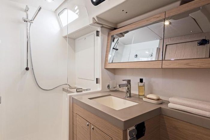 2026 Beneteau Oceanis 52 Photo 10 of 12