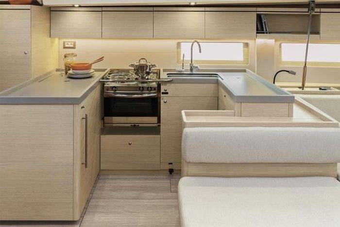 2026 Beneteau Oceanis 52 Photo 7 of 12