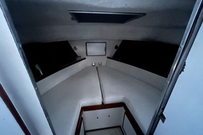 1968 Chris-Craft 315 Commander Photo 14 of 17