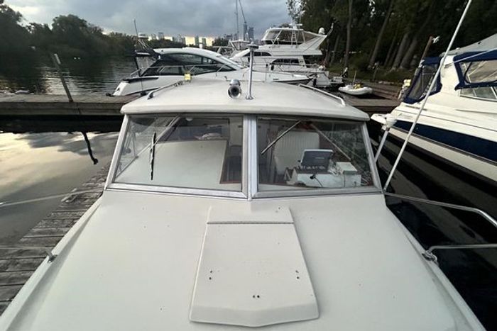 1968 Chris-Craft 315 Commander Photo 5 of 17