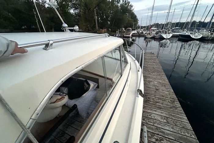 1968 Chris-Craft 315 Commander Photo 4 of 17
