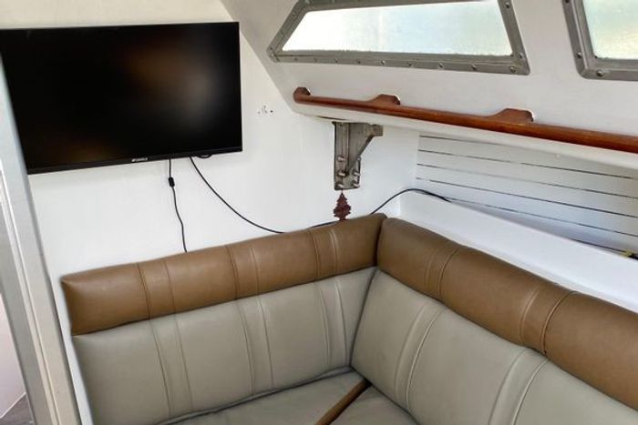1985 CS Yachts 33 Sloop Photo 13 of 17