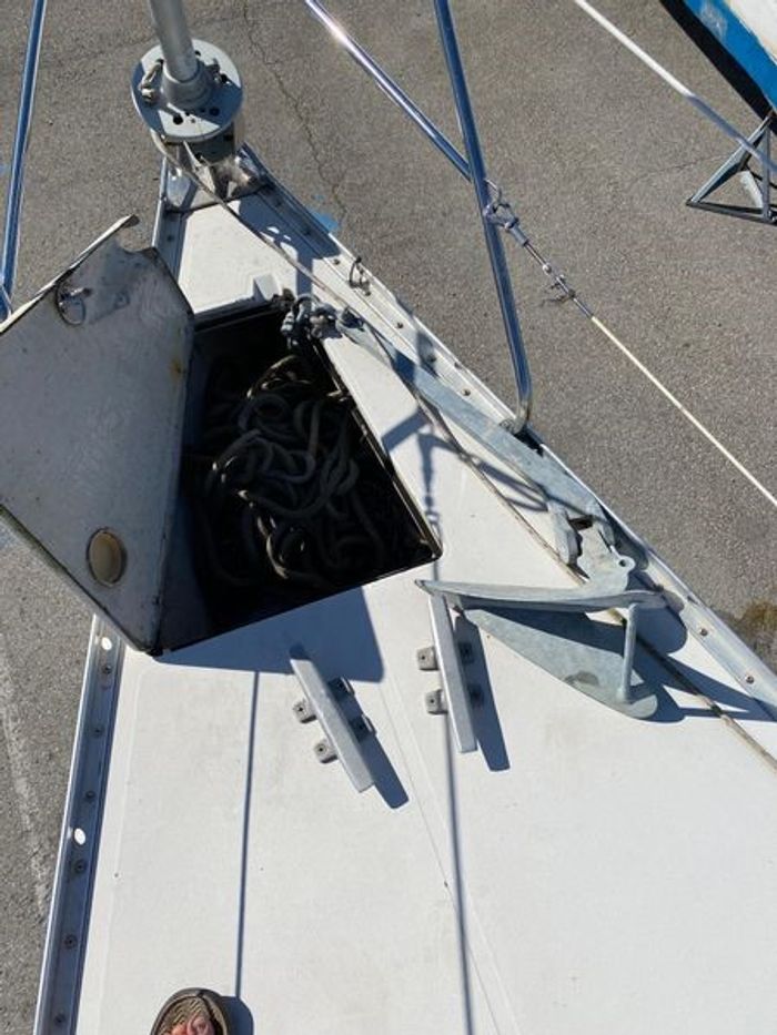 1985 CS Yachts 33 Sloop Photo 8 of 17