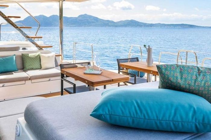 2025 Lagoon 60 Photo 11 of 18