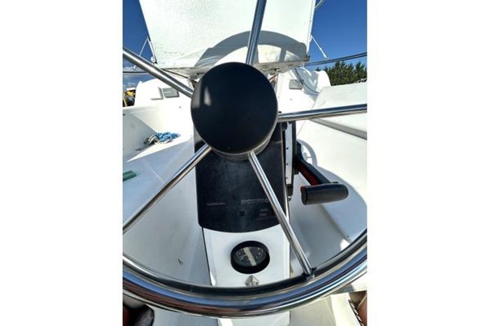 1998 MacGregor 26X Powersailer Photo 12 of 14