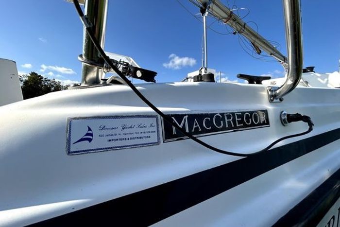 1998 MacGregor 26X Powersailer Photo 11 of 14