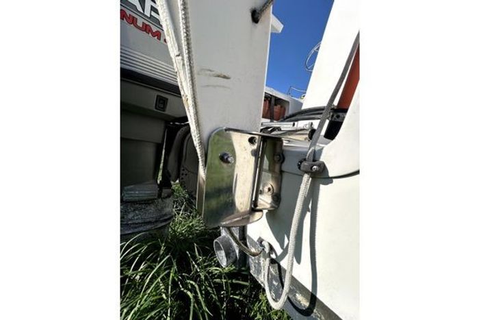 1998 MacGregor 26X Powersailer Photo 10 of 14