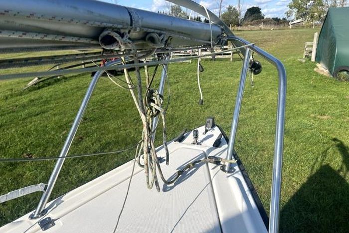 1998 MacGregor 26X Powersailer Photo 6 of 14