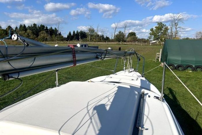 1998 MacGregor 26X Powersailer Photo 8 of 14