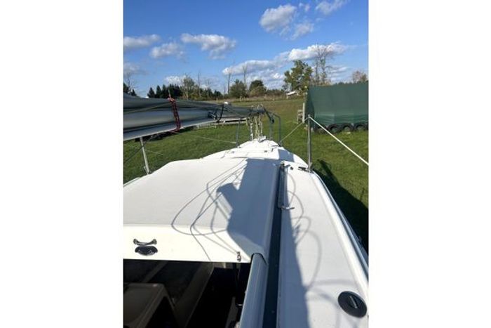 1998 MacGregor 26X Powersailer Photo 4 of 14